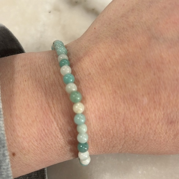 Amazonite 4mm Round Beaded Stretch Bracelet - Picture 3 of 8